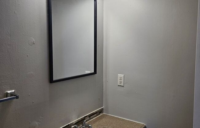 1 bed, 1 bath, 612 sqft, $685, Unit 4965 Sycamore