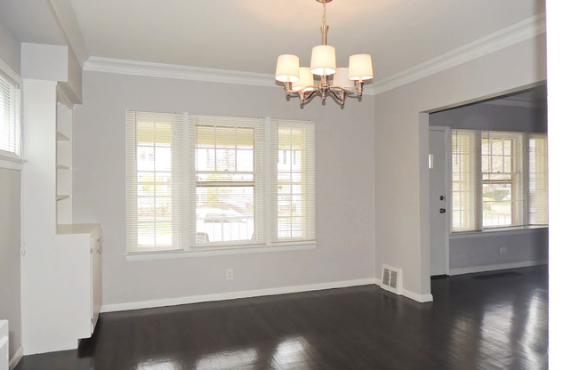 Updated 3 Bedroom - 1.5 Bathroom Cleveland Hts. Colonial for Rent!
