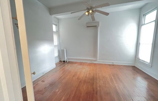 2 beds, 1 bath, 1,000 sqft, $1,840, Unit 3033 N. Calvert St. C1