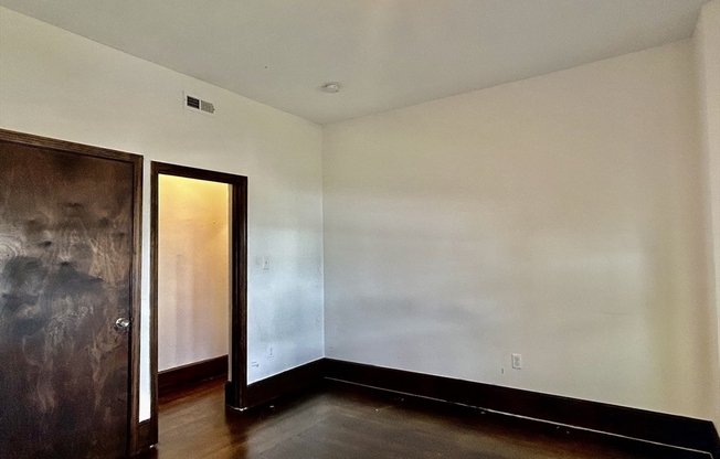 2 beds, 1 bath, $2,400, Unit 1