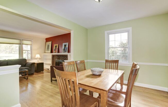 Absolutely Gorgeous Rambler in Great Location!