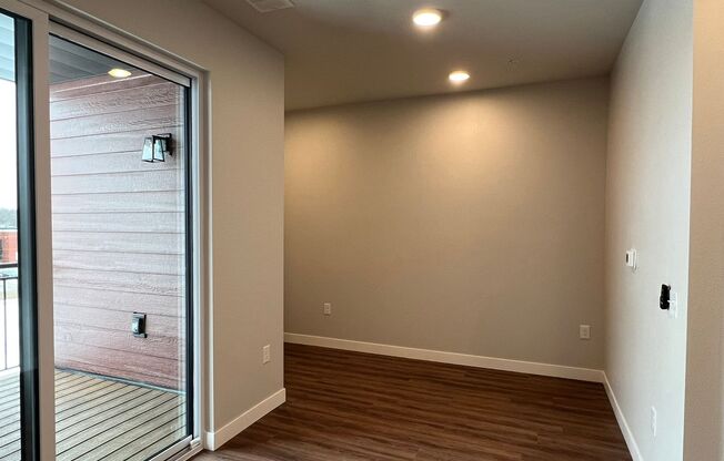 Studio, 1 bath, 460 sqft, $1,375, Unit WR 305-232