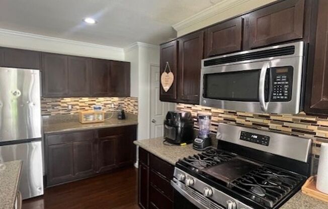 Beautiful, Spacious Home with solar-Desirable area in Lake Elsinore-34240 Belfair Way, Lake Elsinore, CA 92532