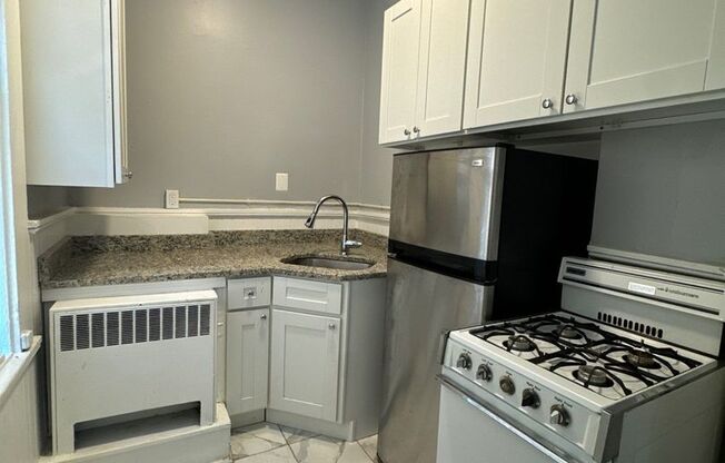 Studio, 1 bath, $1,195, Unit 3B