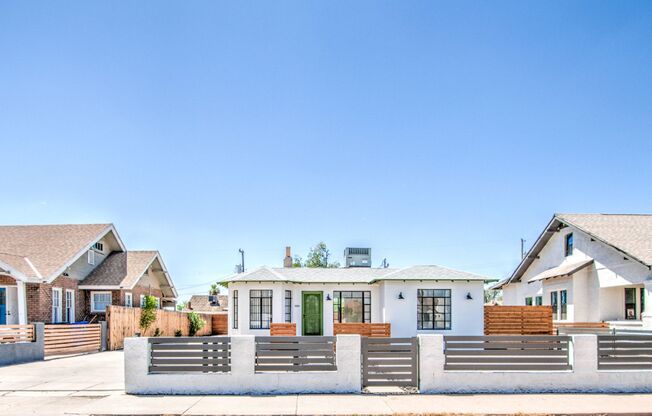 Beautifully Remodeled Modern Bungalow!