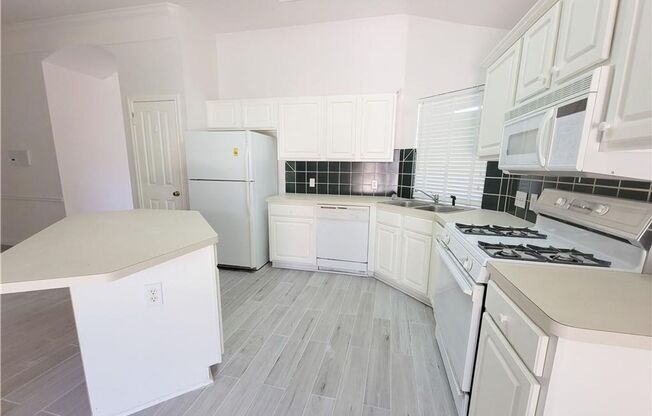 Wonderful single story home located in Ranch At Cypress Creek