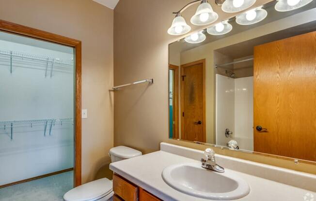 Upper Lakeside Primary Bathroom, 2 Bed/2 Bath