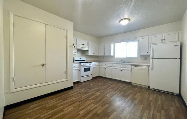 2 beds, 1.5 baths, 948 sqft, $1,015, Unit Unit 107
