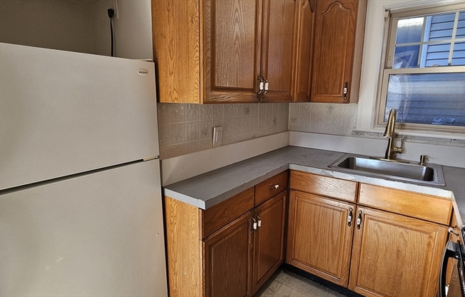 3 beds, 1 bath, 1,000 sqft, $2,950, Unit 2