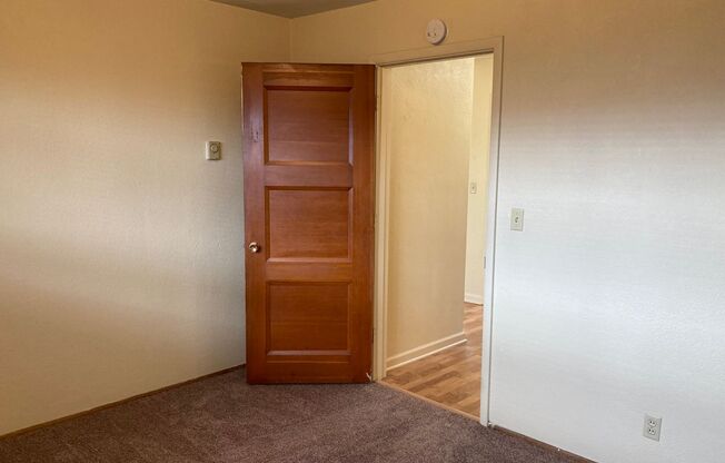 2 beds, 1 bath, 975 sqft, $1,365, Unit 02