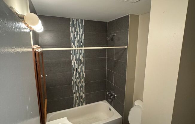 2 beds, 1 bath, $1,225, Unit B04