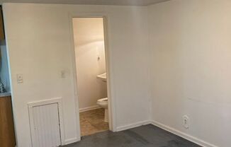 1 bed, 1 bath, 700 sqft, $850, Unit Apt 5