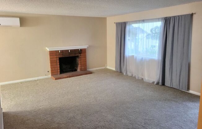 2 beds, 1 bath, 1,050 sqft, $2,950, Unit 4275 Howard Ave.