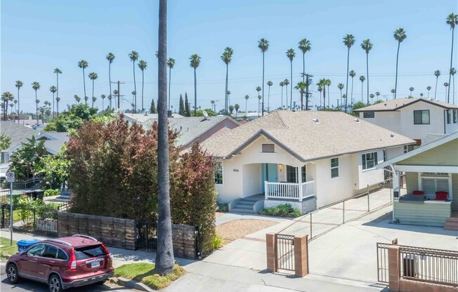 3506 10 AVE