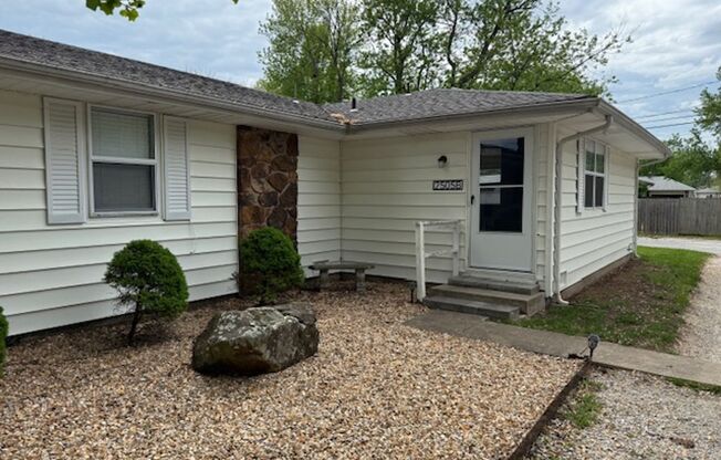 2505 S Ingram Mill, Unit B