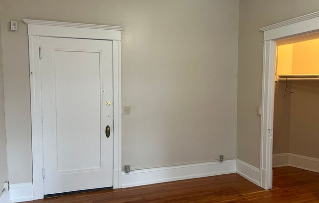 Studio, 1 bath, 150 sqft, $1,100, Unit 303