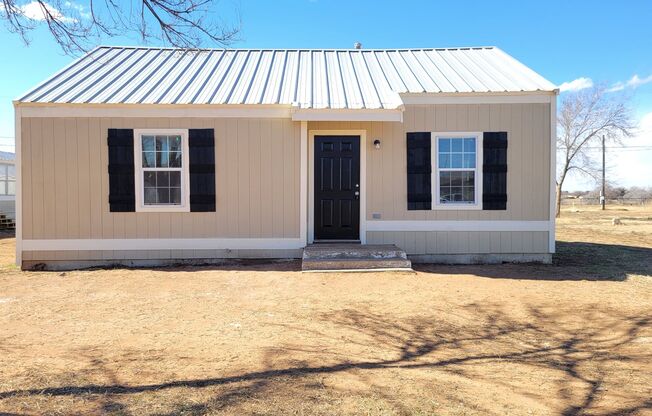 SLATON CHARMER! Totally Remodeled!! Available March 1st! 2/1 Polished Hardwood Floors!