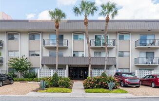 Charming 1BR Condo in Prime Westshore Location – Move-In Ready!