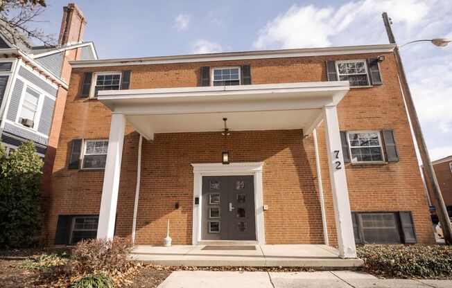 1 bed, 1 bath, 450 sqft, $765, Unit 72-B06