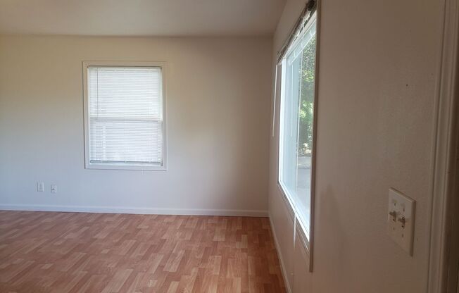 3 beds, 1 bath, $2,095