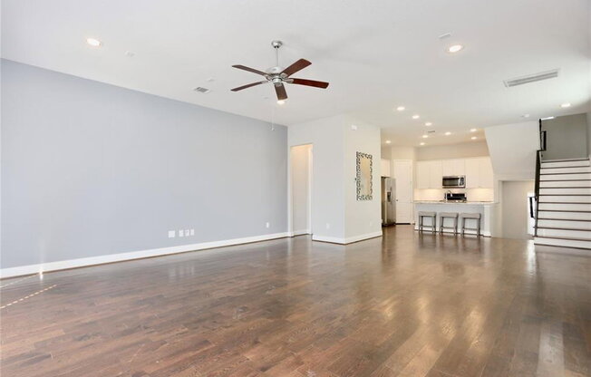 1227 W 19 ST
