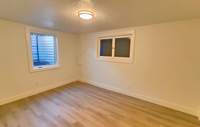 2 beds, 1 bath, 1,422 sqft, $1,600, Unit 2772 S Sonnet Drive Unit B