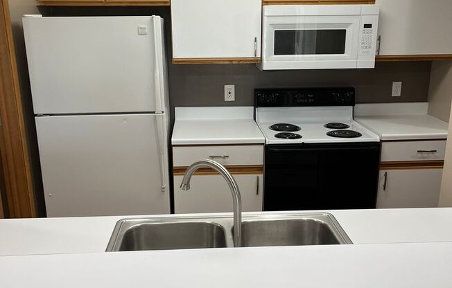 2 beds, 2 baths, 989 sqft, $1,189, Unit 1-309