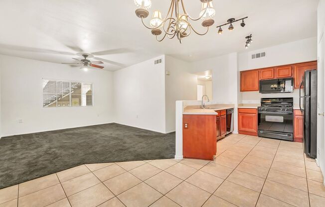 3 beds, 2 baths, $1,600, Unit # 176
