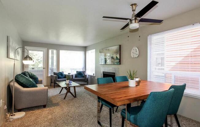 dining area with ceiling fan