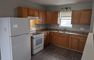 3 beds, 1 bath, $950