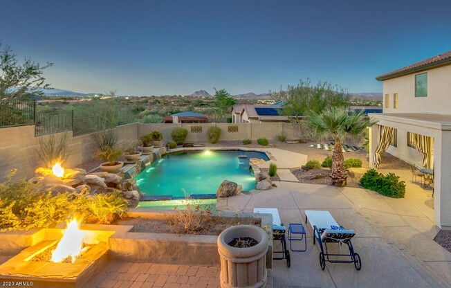 3749 W WHITEHAWK Court
