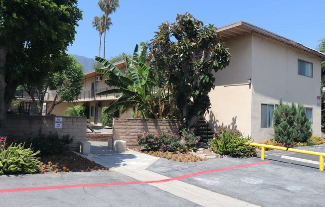 STUNNING APARTMENT IN A GREAT LOCATION!