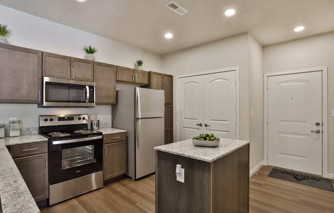 kitchen area at the Aventura Hawk Ridge apartments 63367