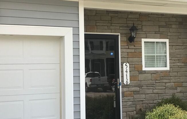PRICE REDUCED!!  ADORABLE 2 bedroom townhome, CONVENIENT location!