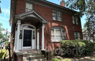 724 E 49 ST