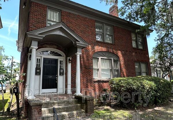 724 E 49 ST