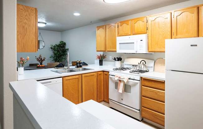 Eagle Rock Apartments in Spokane Valley, Washington Model Kitchen