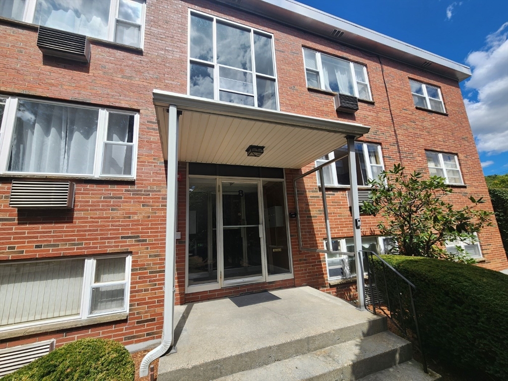 1105 Lexington St.
