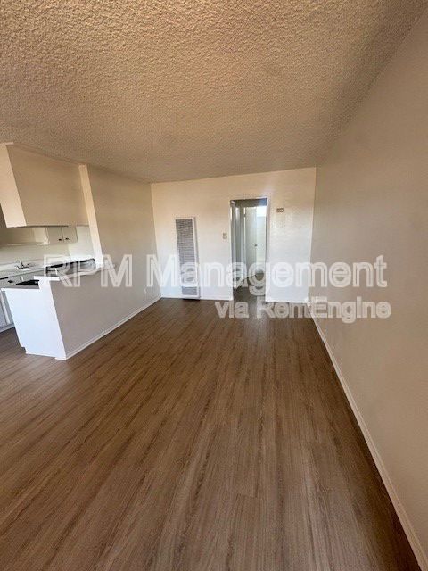 6833 SEPULVEDA BLVD