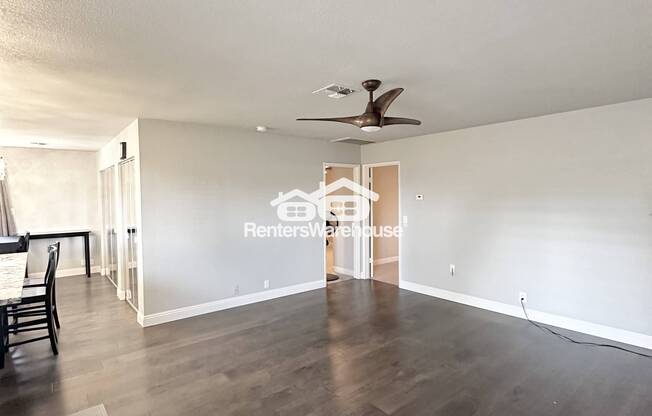 310 W PONTIAC DR