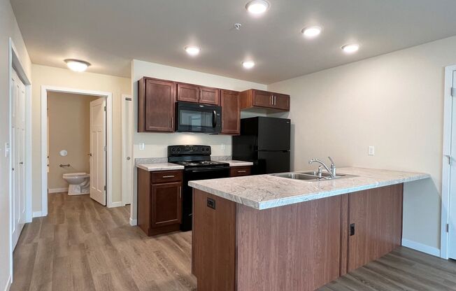 3 beds, 2 baths, 1,092 sqft, $1,490, Unit SH 1220-107