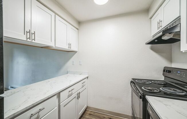 1 bed, 1 bath, 750 sqft, $1,295, Unit 28