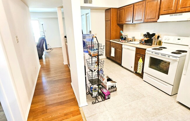 1215 S FORUMS CT