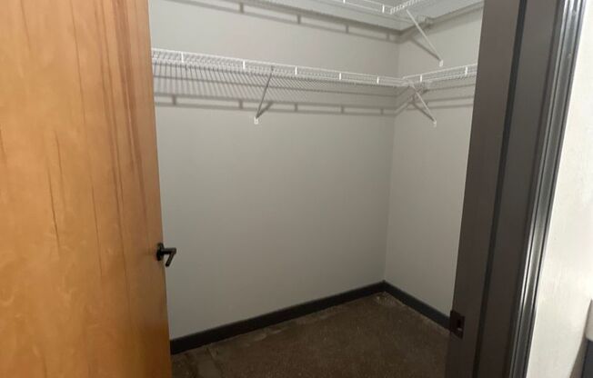 1 bed, 1 bath, 940 sqft, $1,550, Unit 106