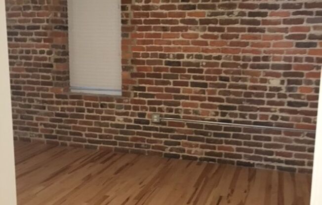 1 bed, 1 bath, 465 sqft, $1,295, Unit Apt 215
