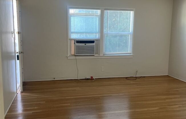 Studio, 1 bath, 400 sqft, $1,695