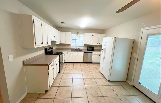 Adorable and Affordable 3/2 Milton Cottage!
