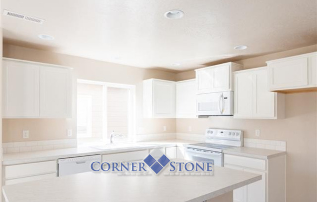Spacious Home with Bonus Room/Office!
