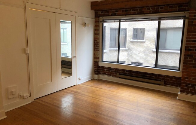 Studio, 1 bath, 378 sqft, $1,385, Unit 405