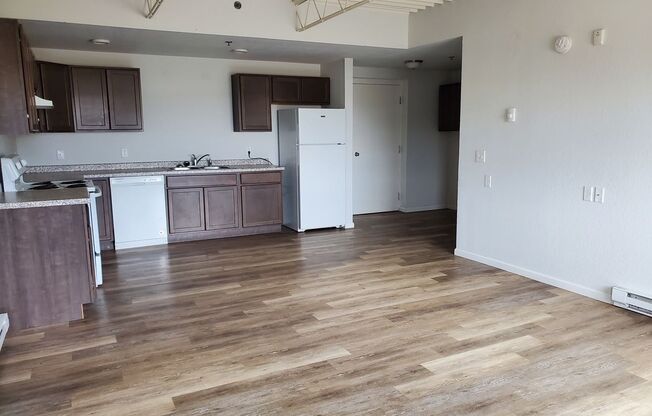 1 bed, 1 bath, 525 sqft, $550, Unit Unit #24